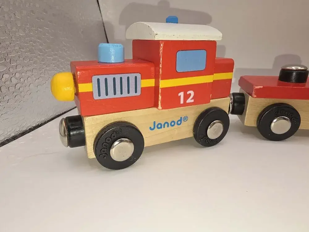 🔥Janod Wooden Firefighter Train Cars Set Magnetic